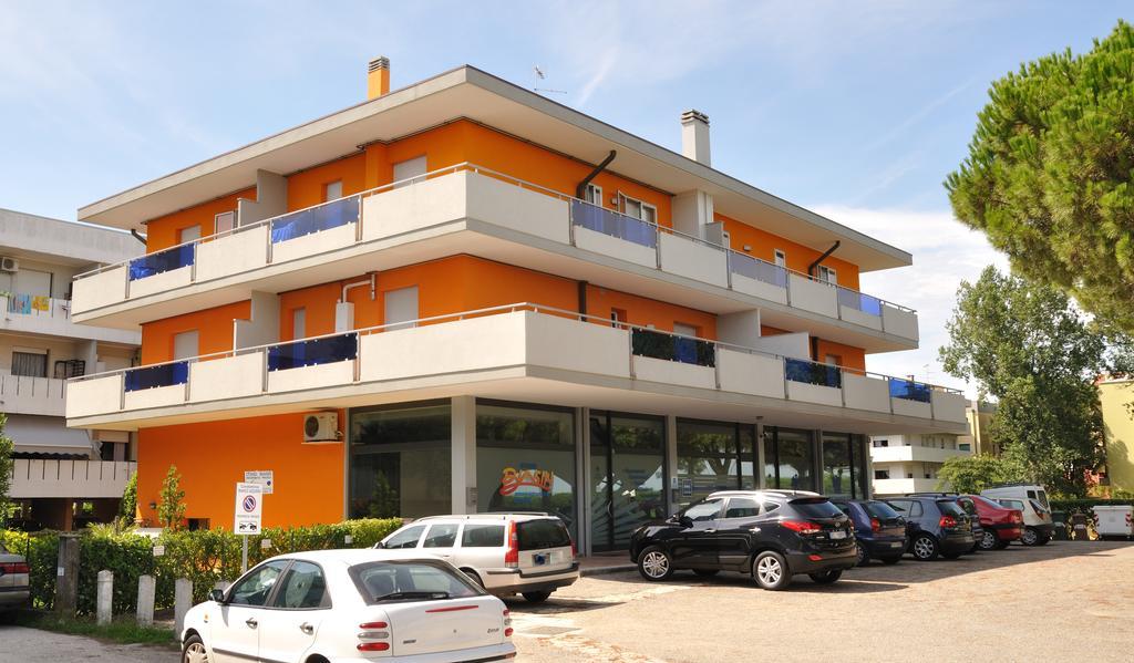 Condominio Biasin Bibione Bagian luar foto